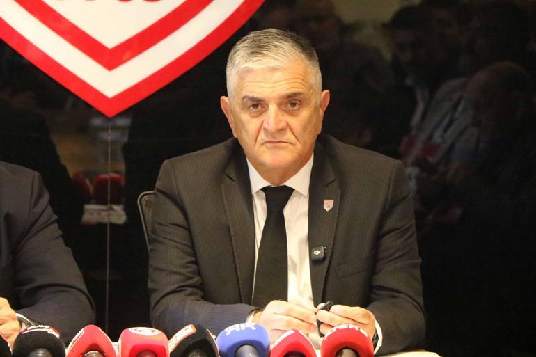 Fuat Çapa: Geçmişte 2 defa istifa ettim kabul edilmedi, şimdi takımımızı düzgün bir noktaya getirmemiz gerekiyor