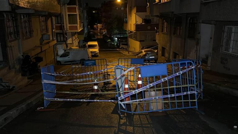 Gaziosmanpaşa’da sağanak sonrası yolda kısmi çökme meydana geldi