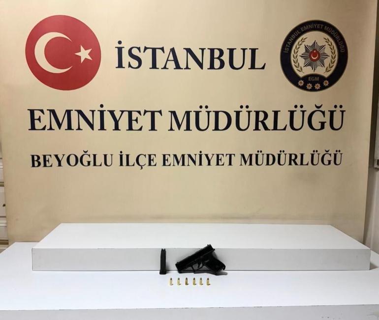 Beyoğlu’nda eşinin babasının evini bastı; kayınpederine saldırdı, havaya ateş açtı