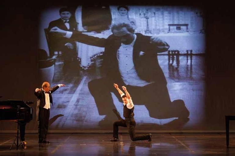 İstanbulda Atatürk ve Sanat gösterisi Cumhuriyet Bayramında sahnelendi