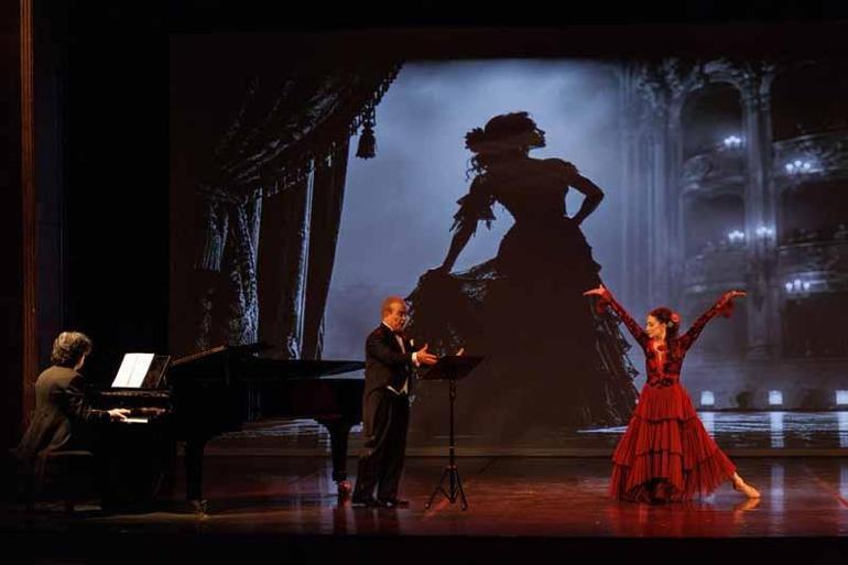 İstanbulda Atatürk ve Sanat gösterisi Cumhuriyet Bayramında sahnelendi