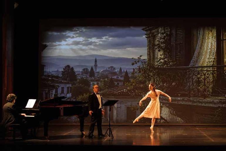 İstanbulda Atatürk ve Sanat gösterisi Cumhuriyet Bayramında sahnelendi