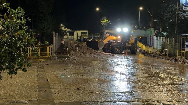 Rizede sağanak taşkına neden oldu