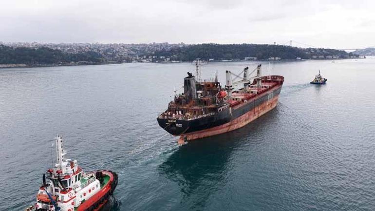 Rusyada İHA saldırısına uğrayan yük gemisi İstanbul Boğazından geçti