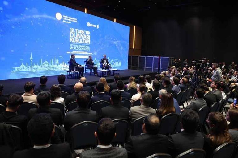 Sağlık Bakanı Memişoğlu 12nci Türk Tıp Dünyası Kurultayında gençlerle buluştu
