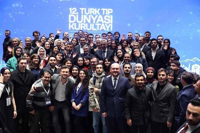 Sağlık Bakanı Memişoğlu 12nci Türk Tıp Dünyası Kurultayında gençlerle buluştu