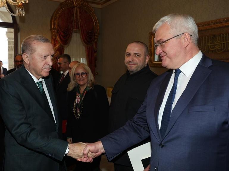 Cumhurbaşkanı Erdoğan ve Zelenskiyin İstanbuldaki görüşmesi başladı