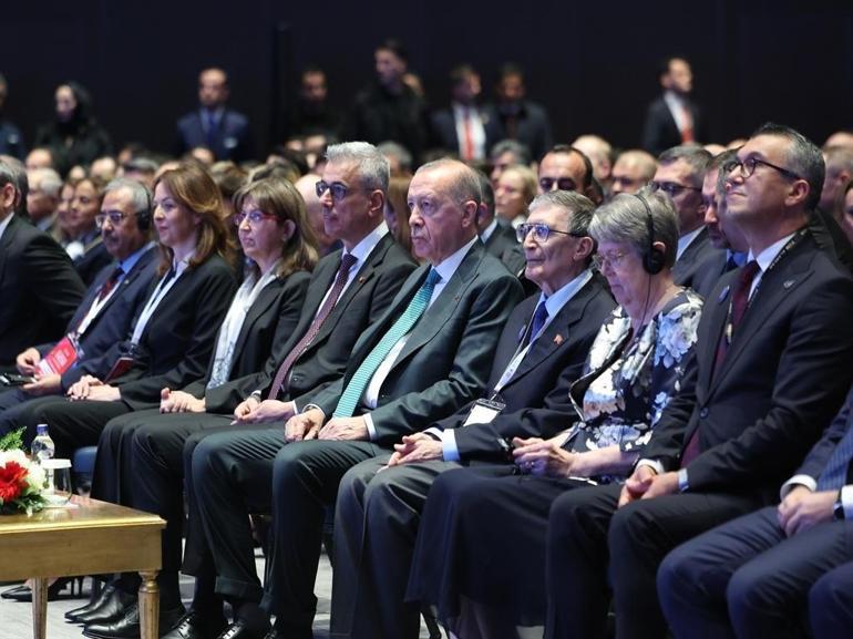 Cumhurbaşkanı Erdoğan: Sağlıkta zirveye oynamayı sürdüreceğiz