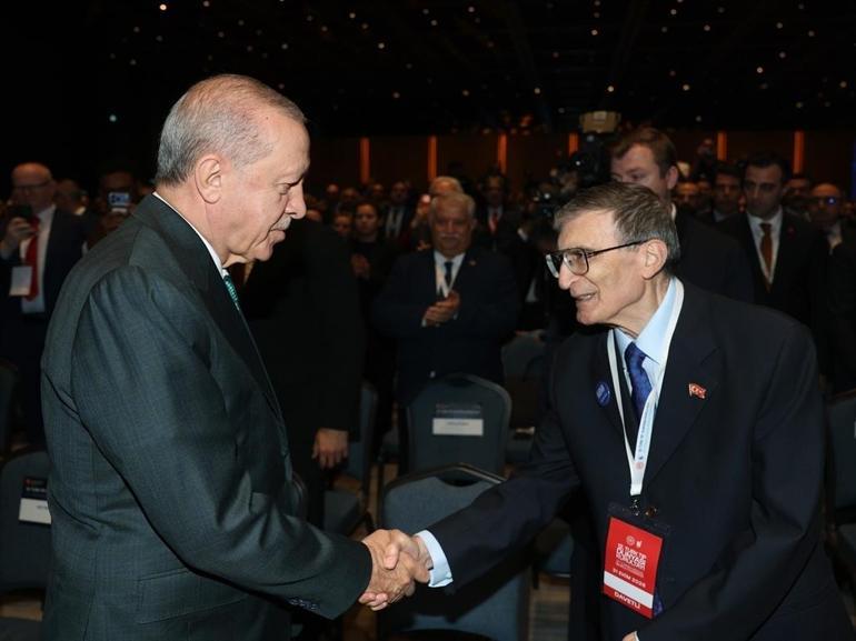 Cumhurbaşkanı Erdoğan: Sağlıkta zirveye oynamayı sürdüreceğiz