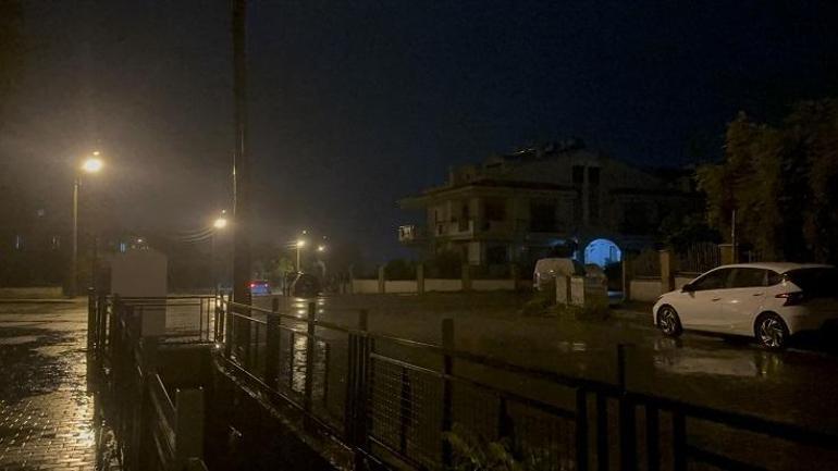 Marmaris’te sağanak etkili oldu