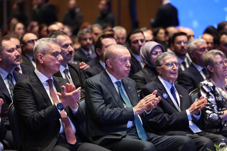 Sağlık Bakanı Memişoğlu, TÜSEB Teşvik Ödülleri Törenine katıldı