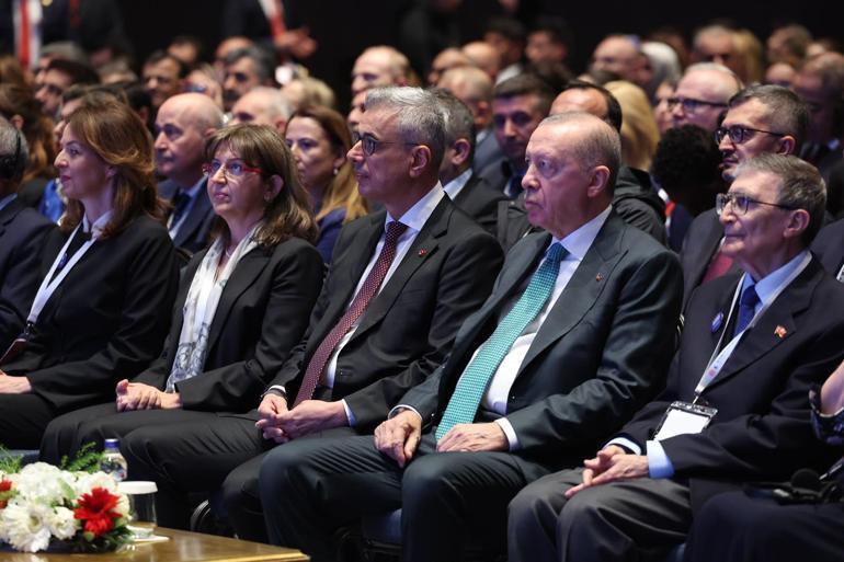 Sağlık Bakanı Memişoğlu, TÜSEB Teşvik Ödülleri Törenine katıldı