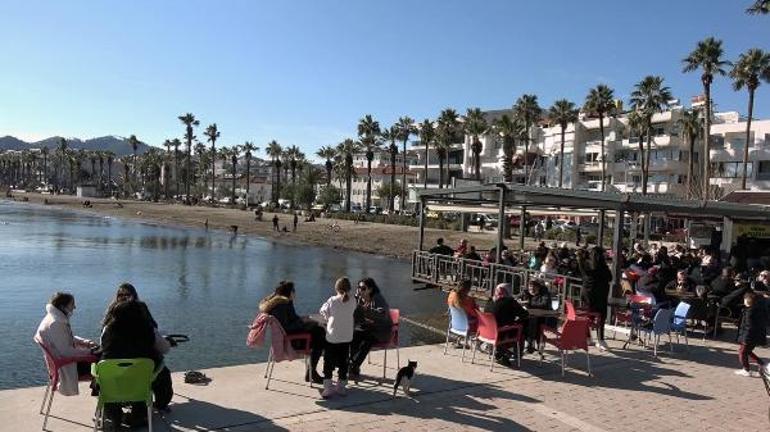 Marmariste sıcaklık 21 dereceyi gördü; sahiller doldu