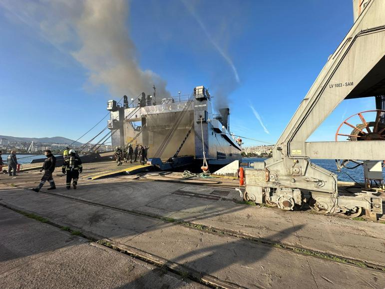 Samsunda kuru yük gemisinde yangın