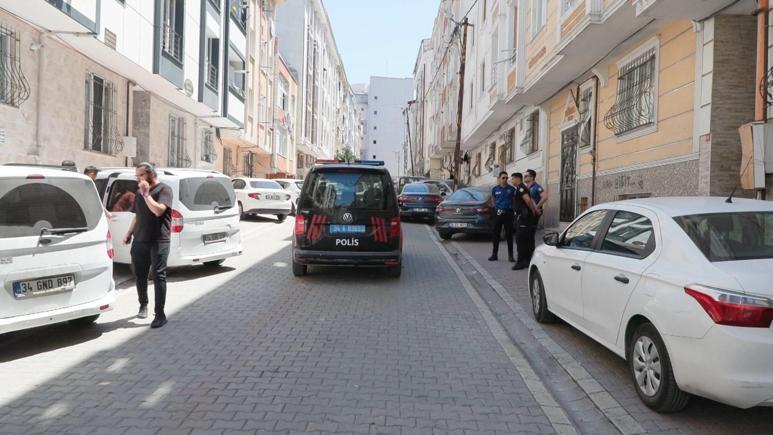 Esenyurtta evinin önünde uğradığı silahlı saldırıda hayatını kaybetti; cinayet anı kamerada