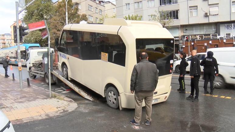 Güngörende tramvay, minibüse çarptı