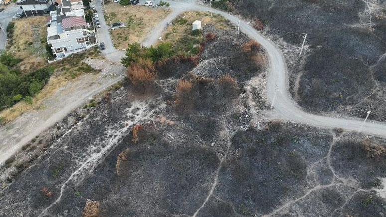 İzmir’de yerleşim yerlerinin çevresinde yanan alanlar dronla görüntülendi