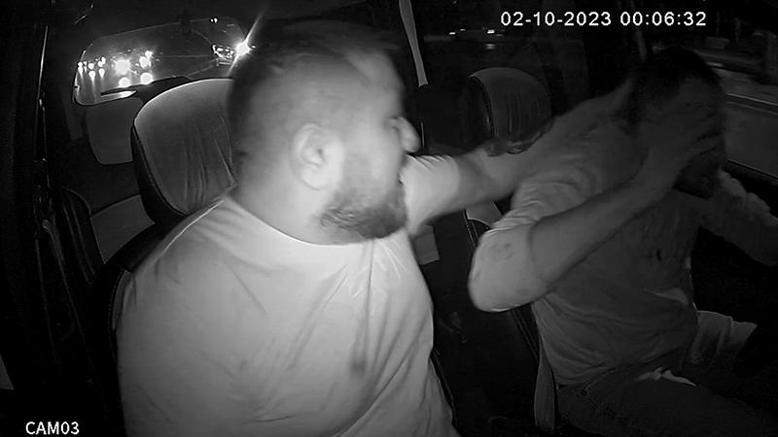 Taksicinin başına silah dayayıp, kabzasıyla vurup kaçan şüpheli, tutuklandı