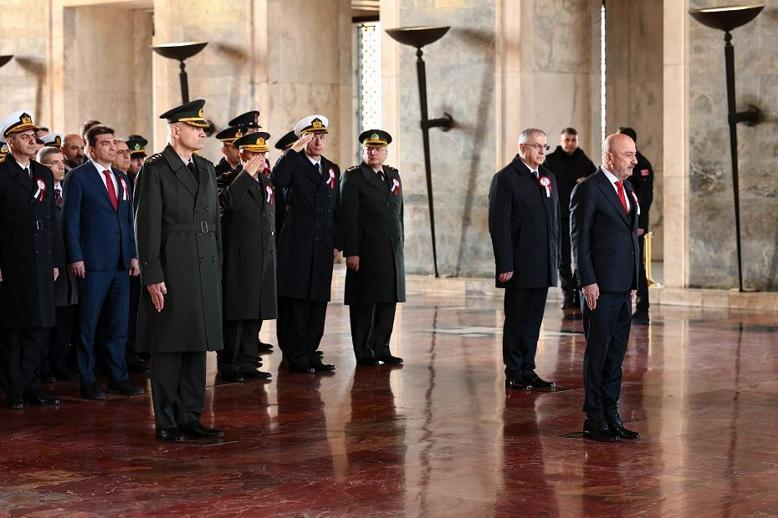 OYAKtan 65inci kuruluş yıl dönümünde Anıtkabire ziyaret