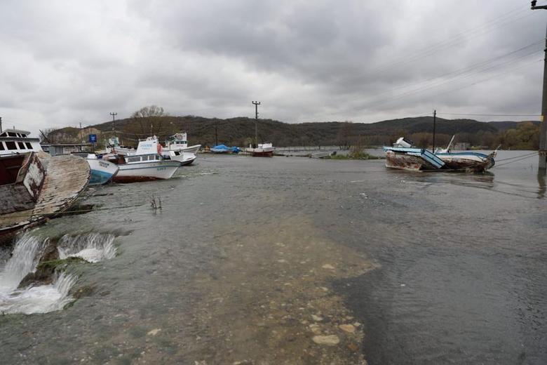 Kırklareli’de İstanbul’a su sağlayan Kazandere ve Pabuçdere barajları taştı