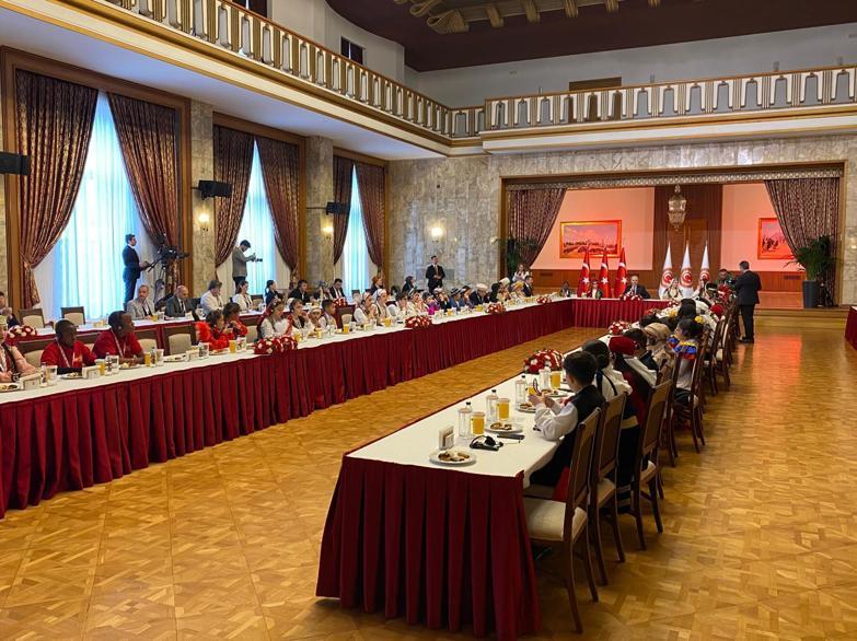 TBMM Başkanı Kurtulmuş, dünya çocuklarını kabul etti