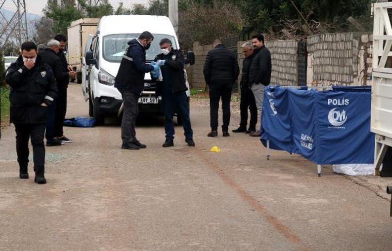 Baba-oğul, hırsızlık yapmamaları için kendilerini uyaran kadının eşini öldürdü