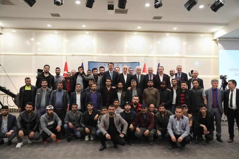 Bakan Kurumdan, sokak atık toplayıcılarına mesleki statü ve itibar sözü