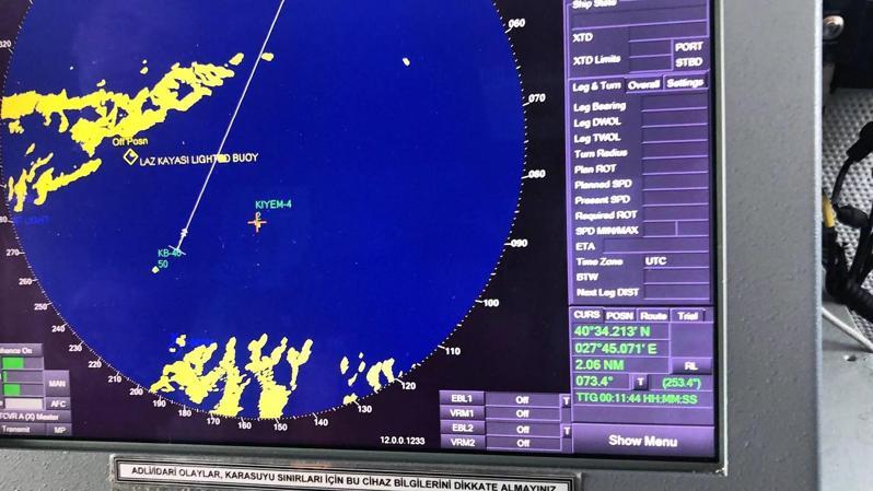 Yalovadan Bozcaadaya gitmek için açıldığı teknesi parçalanmış halde bulunan iş insanı aranıyor