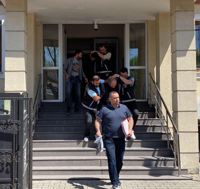 Halk eğitim merkezi müdürü ağabeyini, mal paylaşımı anlaşmazlığından öldürmüş