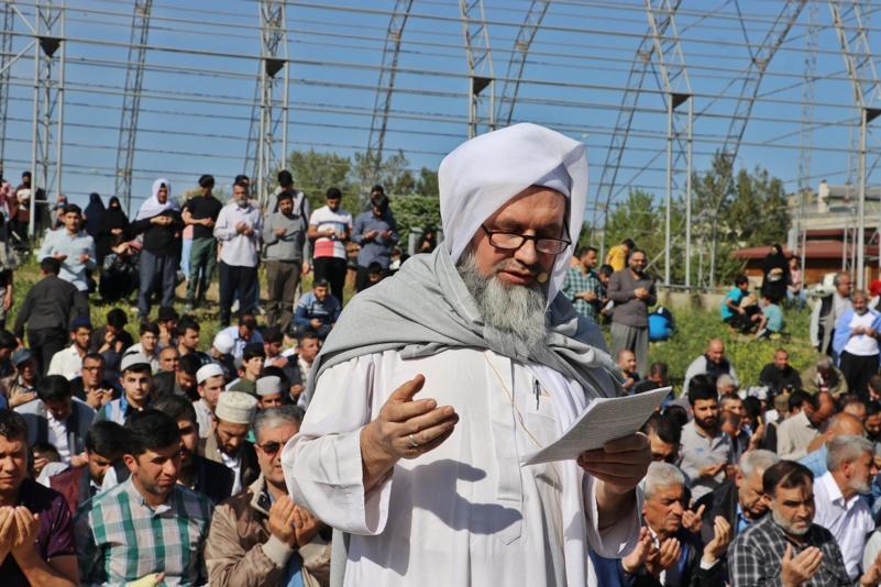 Diyarbakırda sağanak yağış, cadde ve sokakları su bastı