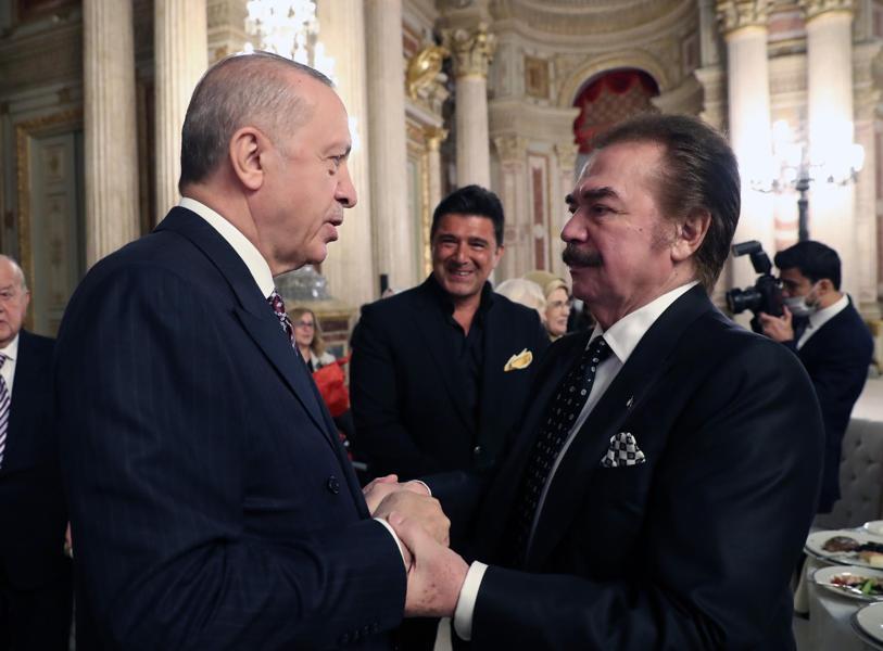 Cumhurbaşkanı Erdoğan, sanatçılarla iftar programında buluştu