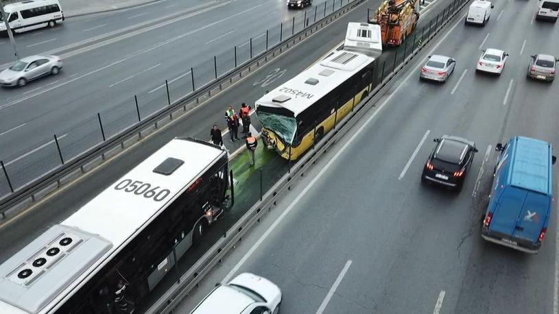 Beylikdüzünde iki metrobüs çarpıştı