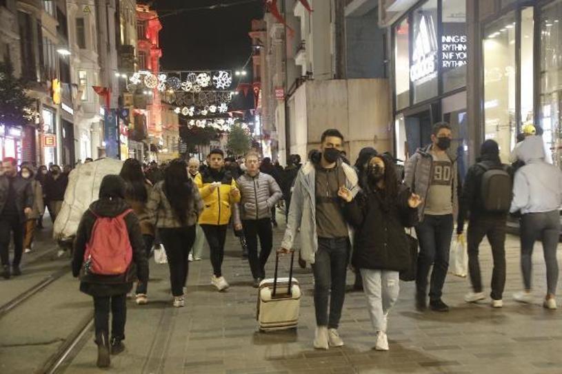 Açık alanda maske zorunluluğu kalktı; vatandaşlardan ilk yorum