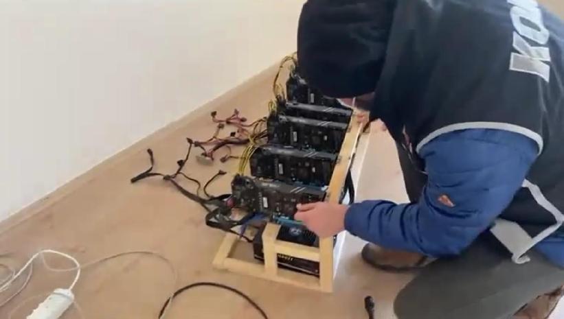 İzmitte kripto para üretilen eve baskın