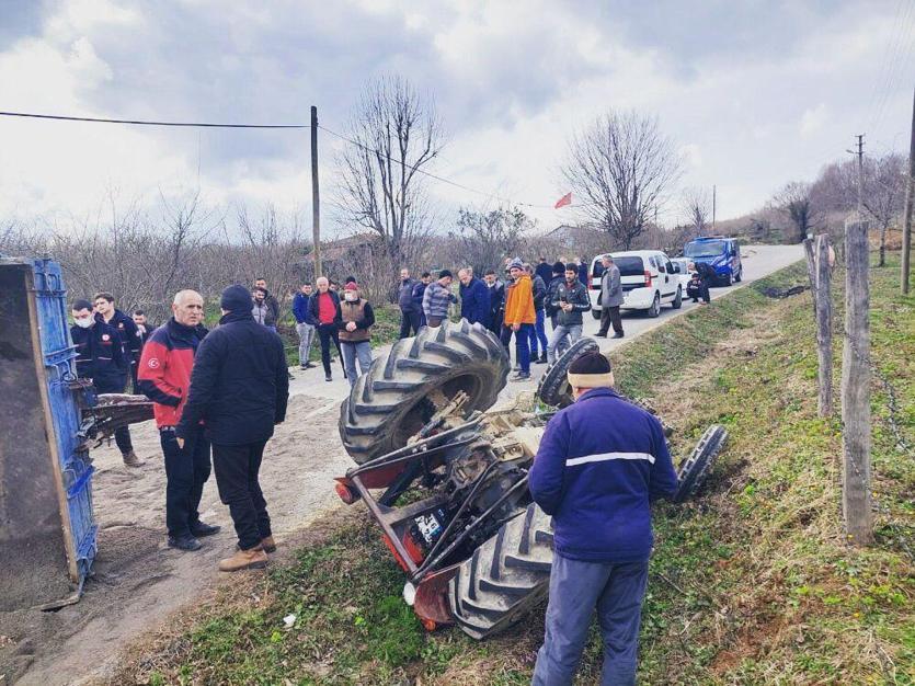 Devrilen traktörün sürücüsü öldü