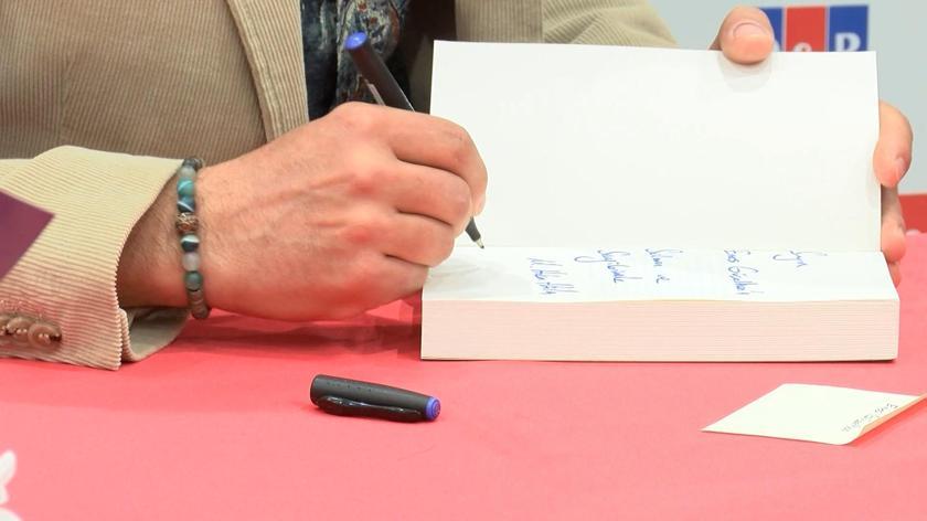 Hakan Atilla Amerika Atillaya Karşı isimli kitabı için imza günü düzenledi