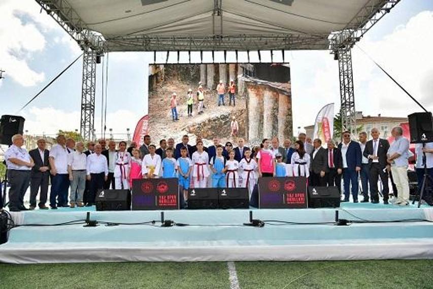 Bakan Bak, Mimar Sinan Spor Kompleksi’nin temel atma törenine katıldı