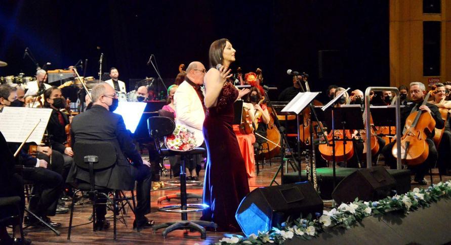 The love songs played by the State Symphony Orchestra enchanted the audience