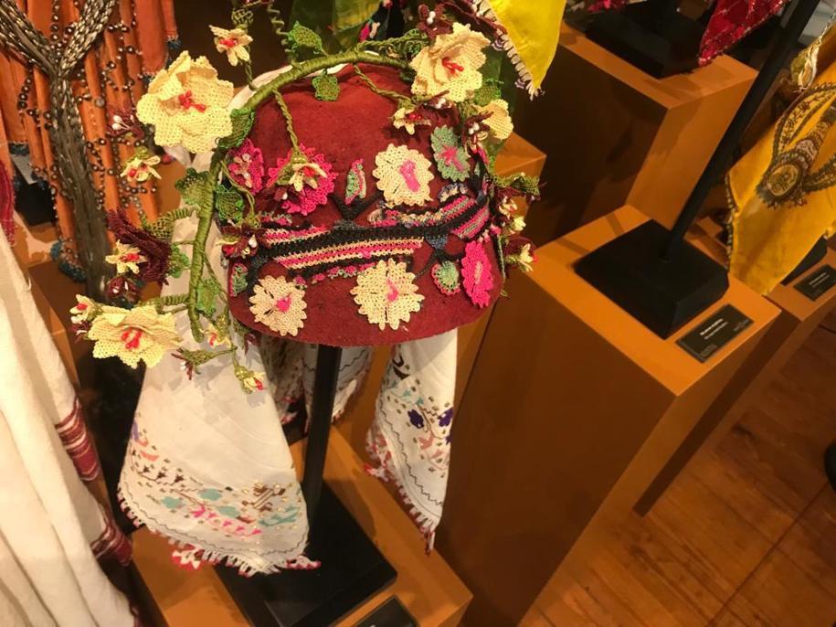 Osmanlıdan Cumhuriyet dönemine kadının yaşantısından izler taşıyan Kuytu sergisi açıldı